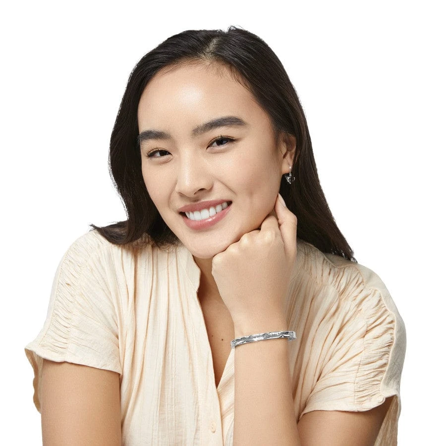 Footprints Hinged Bangle - Image 4